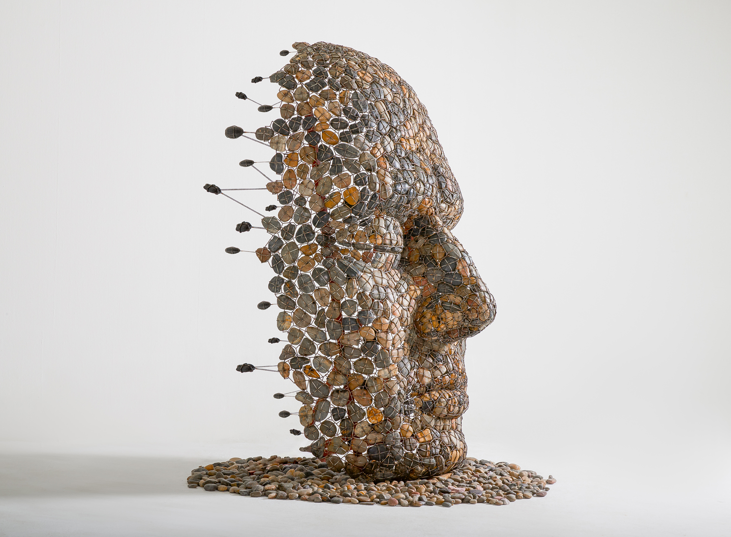 Enclose-Face 2019 140X100X210Cm stainless steel, stone 2019.jpg